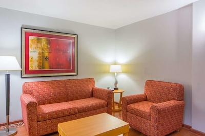 کمفرت سویتز ات ویرجینیا سنتر کمنز