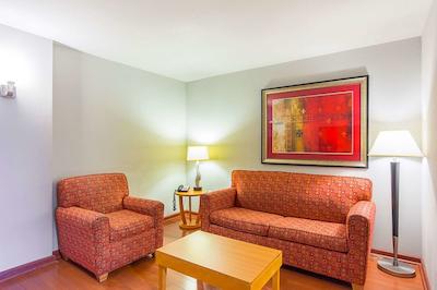 کمفرت سویتز ات ویرجینیا سنتر کمنز