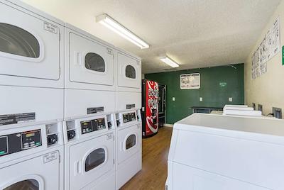 همتون استودیز هوستون-وست اُاکز