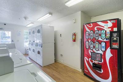 همتون استودیز هوستون-وست اُاکز