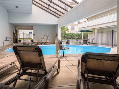 متل 6 کلومبوز اُسو