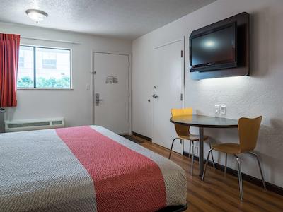 متل 6 کلومبوز اُسو