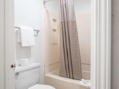 متل 6 کلومبوز اُسو