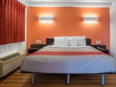 متل 6 کلومبوز اُسو