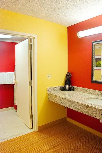 کورتیارد هوستون-وست ونیورسیتی