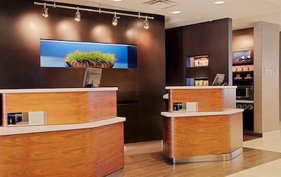 کورتیارد هوستون-وست ونیورسیتی