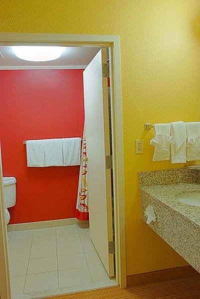 کورتیارد هوستون-وست ونیورسیتی