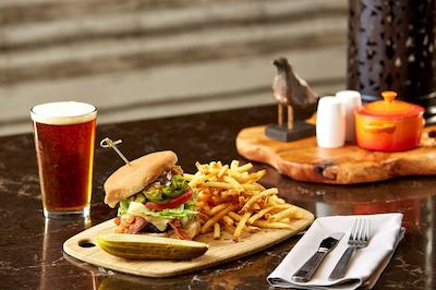 هیلتون گاردن این سان دیگو اُلد تون/اسیا ورلد اریا