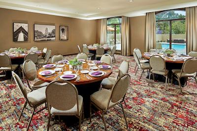 هیلتون گاردن این سان دیگو اُلد تون/اسیا ورلد اریا