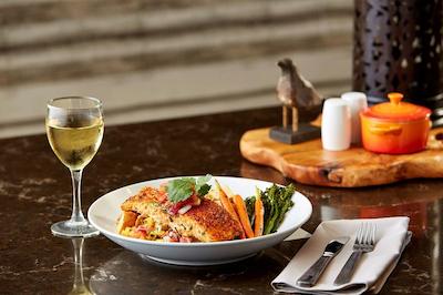 هیلتون گاردن این سان دیگو اُلد تون/اسیا ورلد اریا