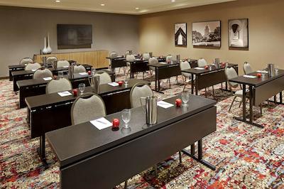 هیلتون گاردن این سان دیگو اُلد تون/اسیا ورلد اریا