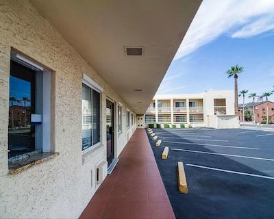 ردو این دونتون فنیکس