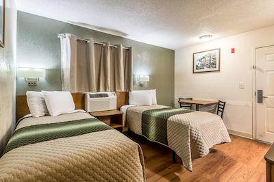 همتون استودیز کانساز سیتی-ورلدز اُف فون