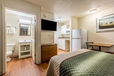 همتون استودیز کانساز سیتی-ورلدز اُف فون