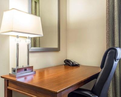 کمفرت این اند سویتز