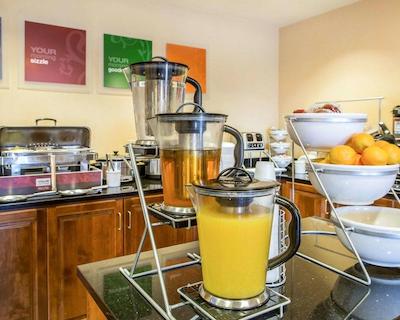 کمفرت سویتز ایست