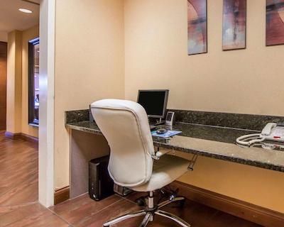 کمفرت سویتز ایست