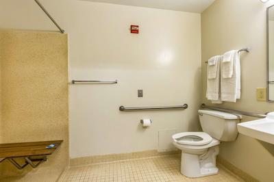 همتون استودیز فنیکس-وست