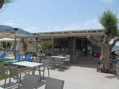 مالیتاکیز بیچ هتل