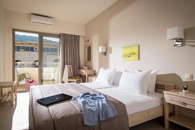 مالیتاکیز بیچ هتل