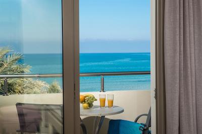 مالیتاکیز بیچ هتل