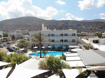 مالیتاکیز بیچ هتل