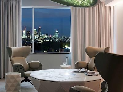 پولمن لندن اس تی پانکراس