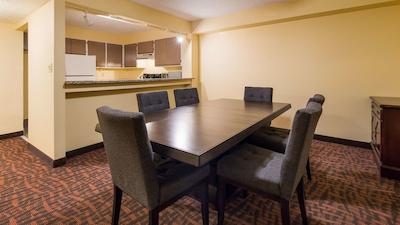 بست وسترن لویسویل ایست