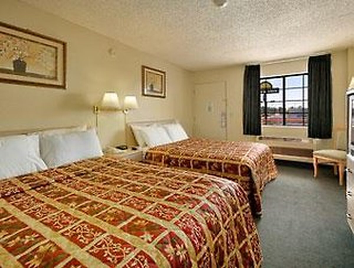 California Inn Hotel and Suites