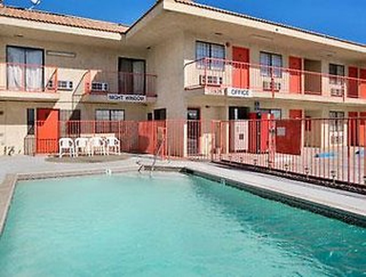California Inn Hotel and Suites