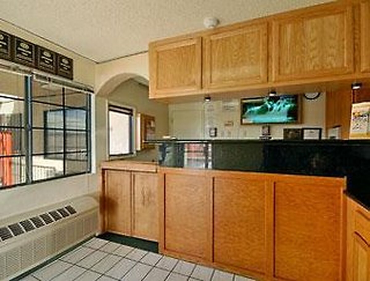 California Inn Hotel and Suites