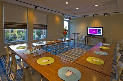 آلفت پرتلاند آیرپرت ات کاساد استیشن