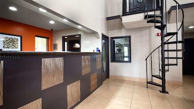 بست وسترن ریچلاند این اند سویتز