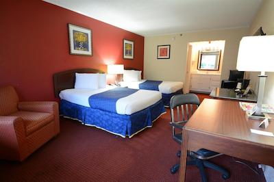 مانوسُن هتل ویرجینیا بیچ