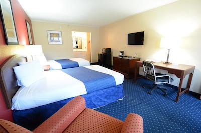 مانوسُن هتل ویرجینیا بیچ