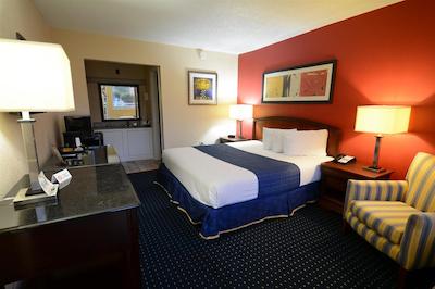 مانوسُن هتل ویرجینیا بیچ