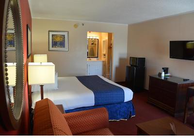 مانوسُن هتل ویرجینیا بیچ