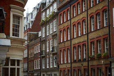 کنراد لندن اس تی جیمز