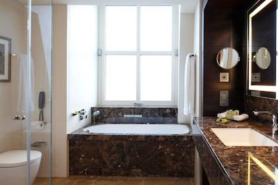 کنراد لندن اس تی جیمز