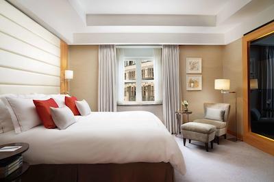 کنراد لندن اس تی جیمز