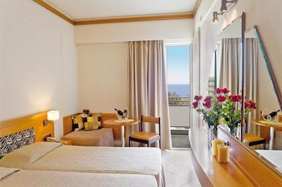 اکوامار اسمارتلین هتل