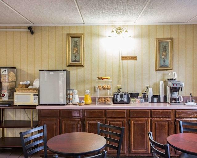 اکنو لج این اند سویتز