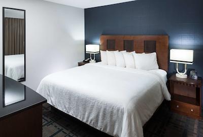 امباسی سویتز انچراج