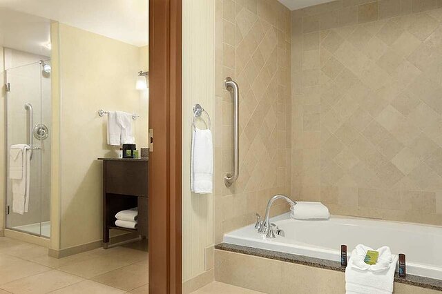 امباسی سویتز انچراج
