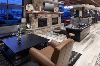 امباسی سویتز انچراج