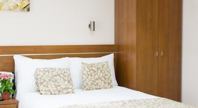 بیزواتر این