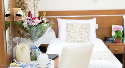 بیزواتر این