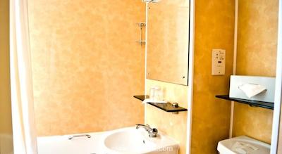 بیزواتر این