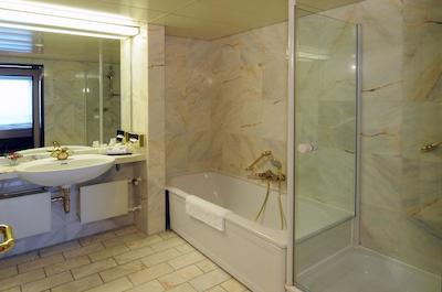 ماریتیم هتل اند کنگرز سنتروم برمن