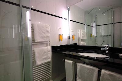 بست وسترن پرمیر پارختل باد مرجندیم